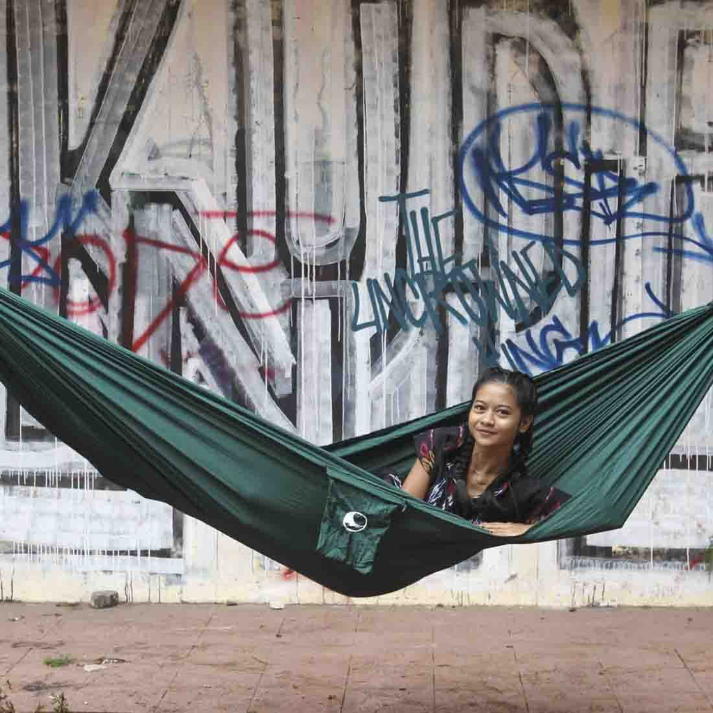 Hamak-Ticket-To-The-Moon-Compact-Hammock---Dark-Green.webp
