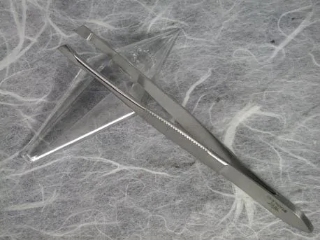 Pince à épiler - acier inoxydable - 9cm